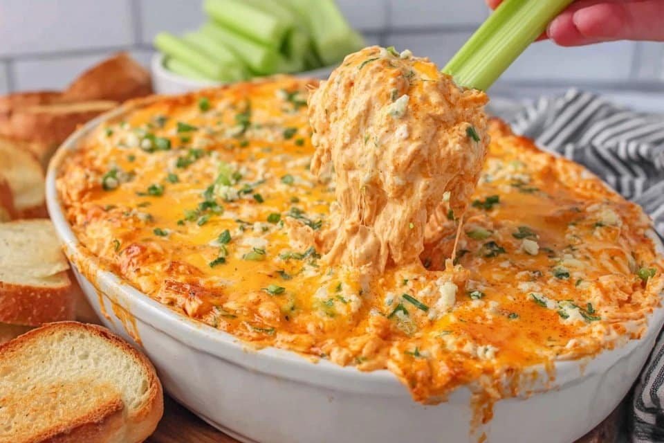 Easy Buffalo Chicken Dip